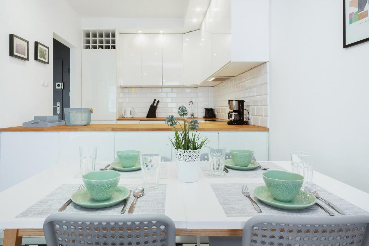 Apartments Warsaw Zelazna By Noclegi Renters Bagian luar foto