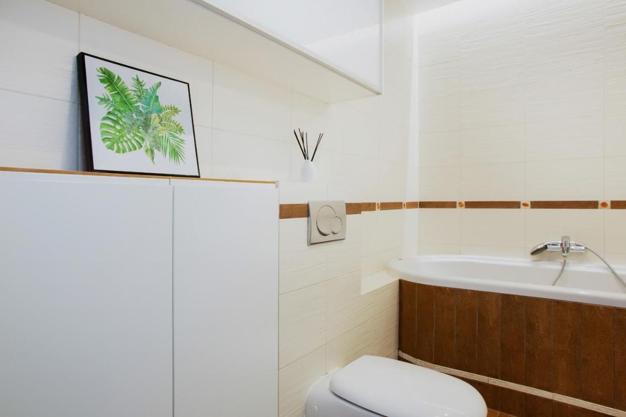 Apartments Warsaw Zelazna By Noclegi Renters Bagian luar foto